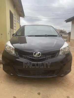 Toyota Vitz 1.3 AWD 5dr 2014 Burgundy