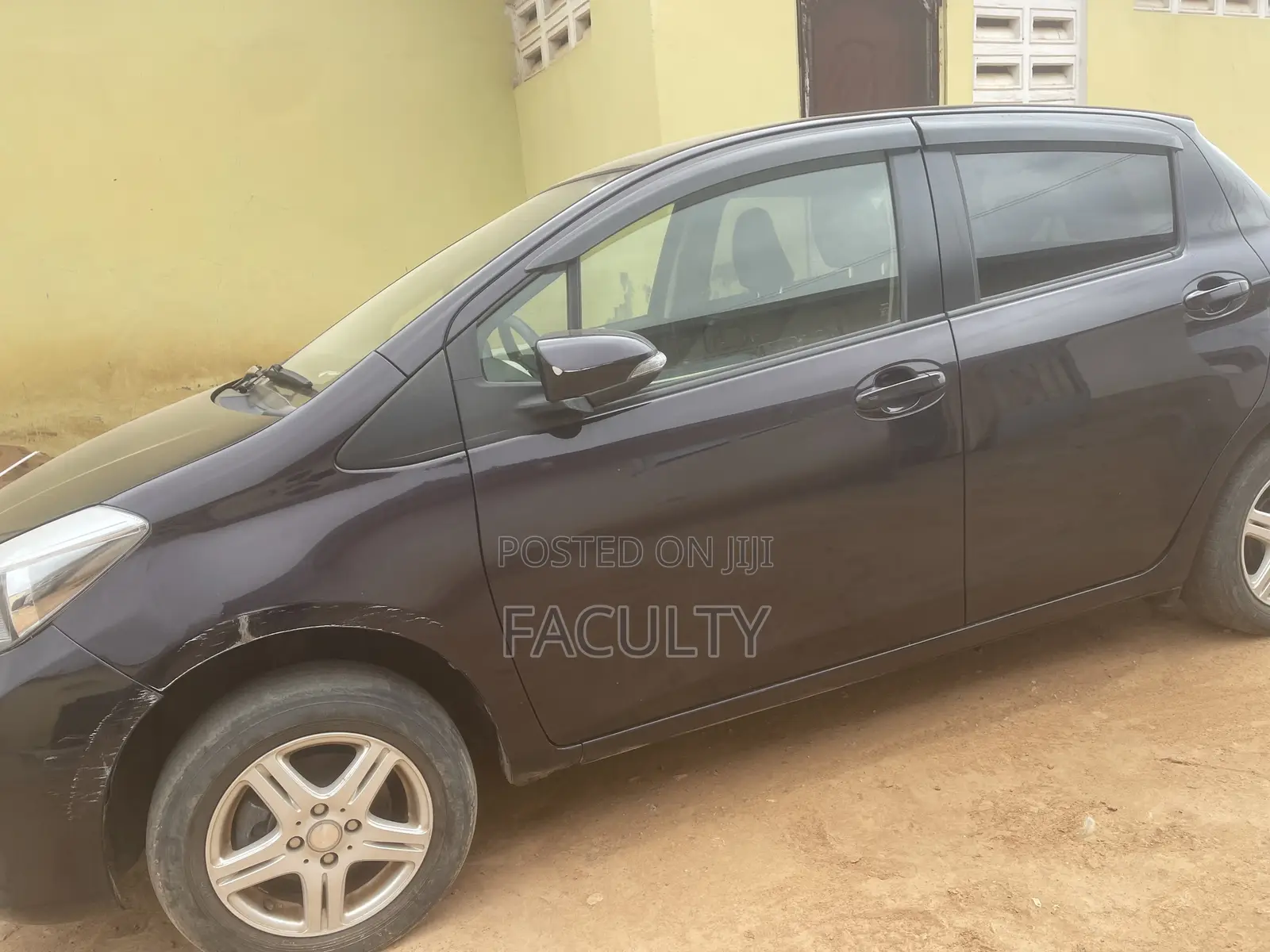 Toyota Vitz 1.3 AWD 5dr 2014 Burgundy