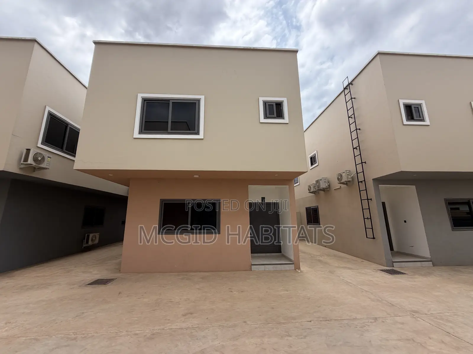 3bdrm Townhouse/Terrace in Adenta for sale