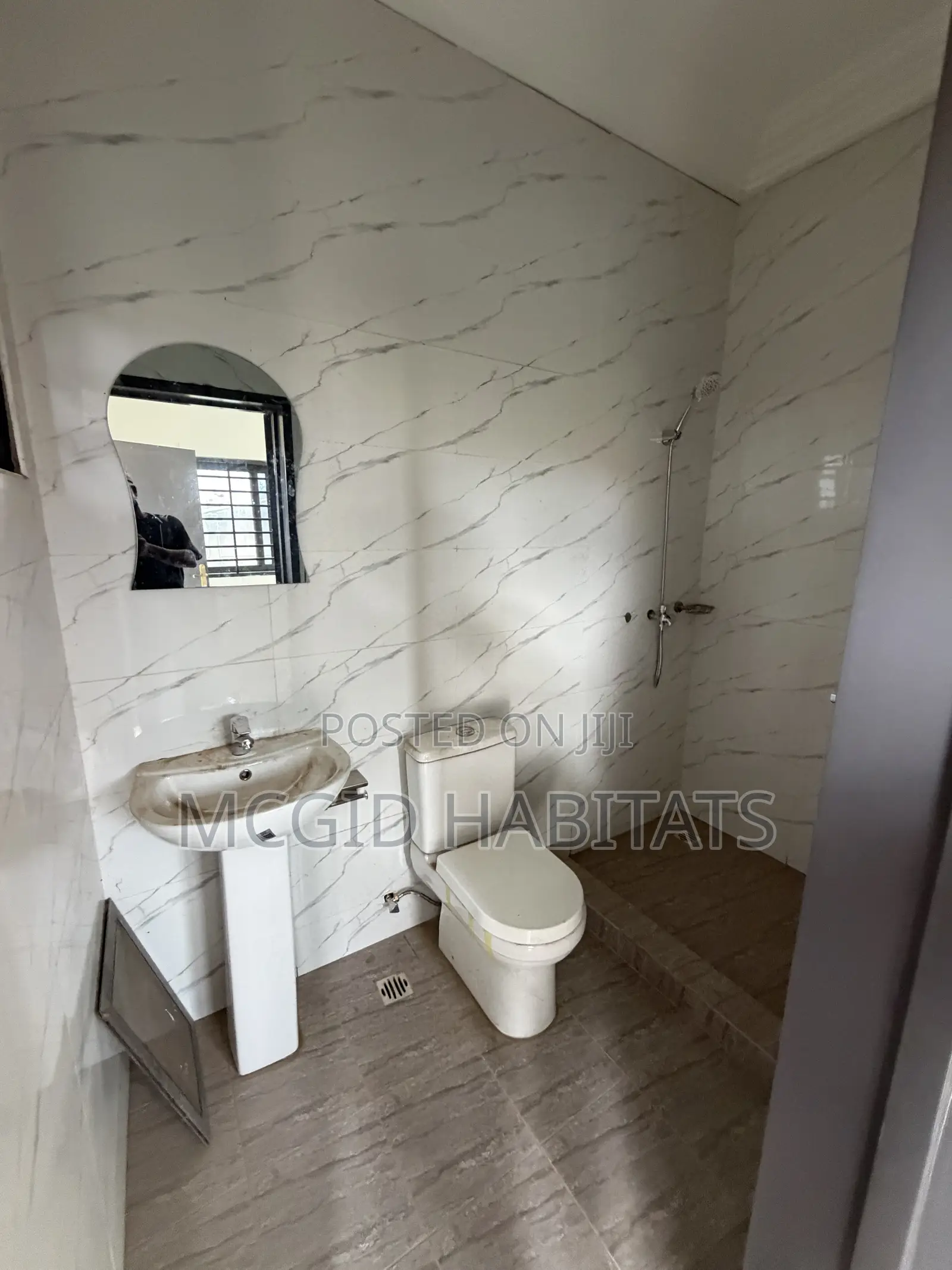 3bdrm Townhouse / Terrace in Adenta for rent