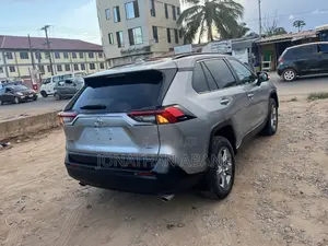 Toyota RAV4 2023 Gray