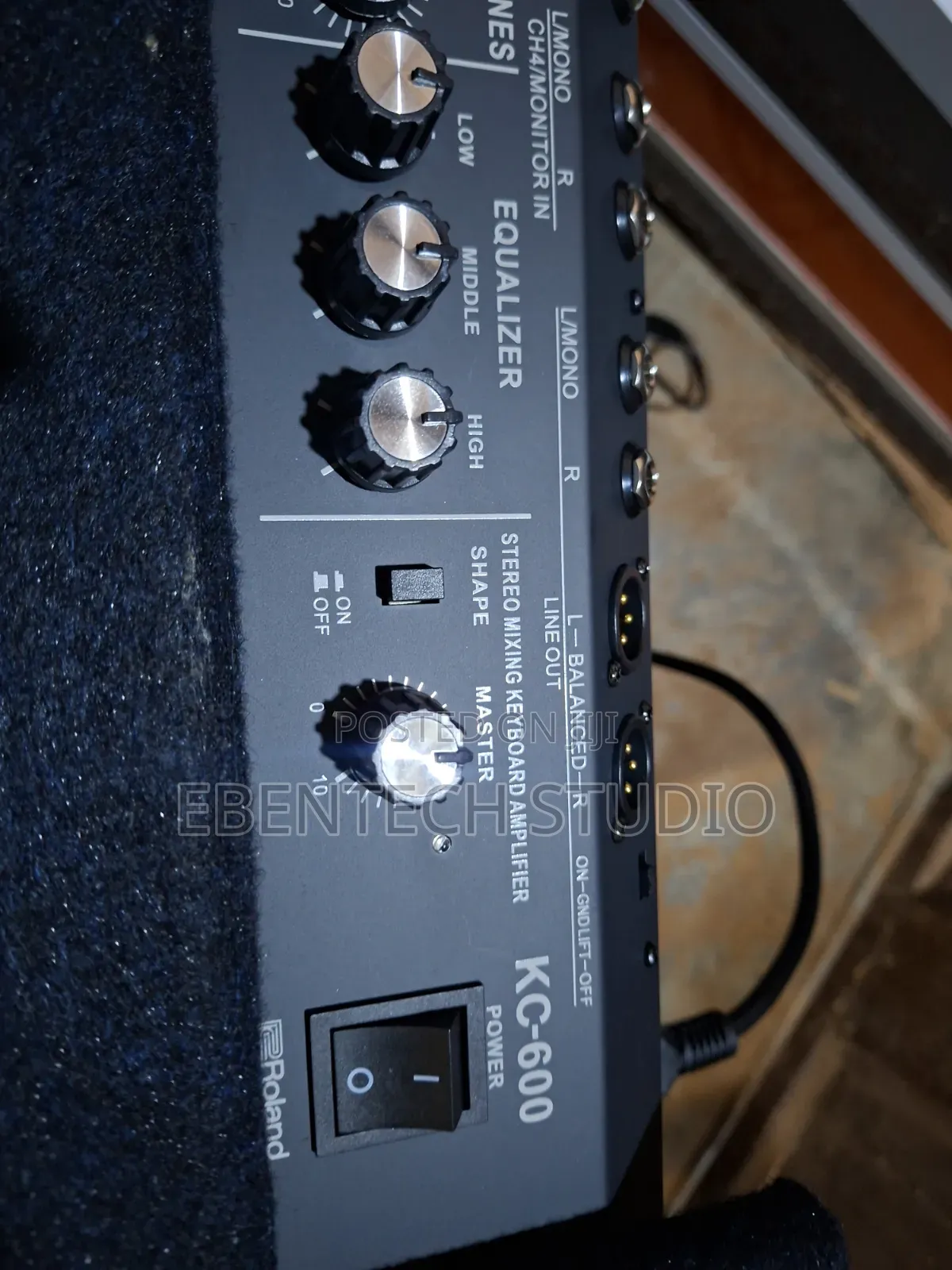 Roland KC-600 Keyboard Combo for Rent