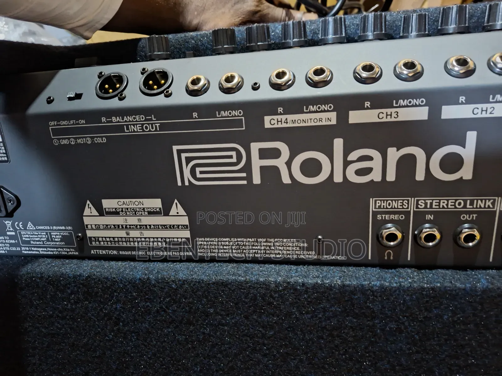 Roland KC-600 Keyboard Combo for Rent