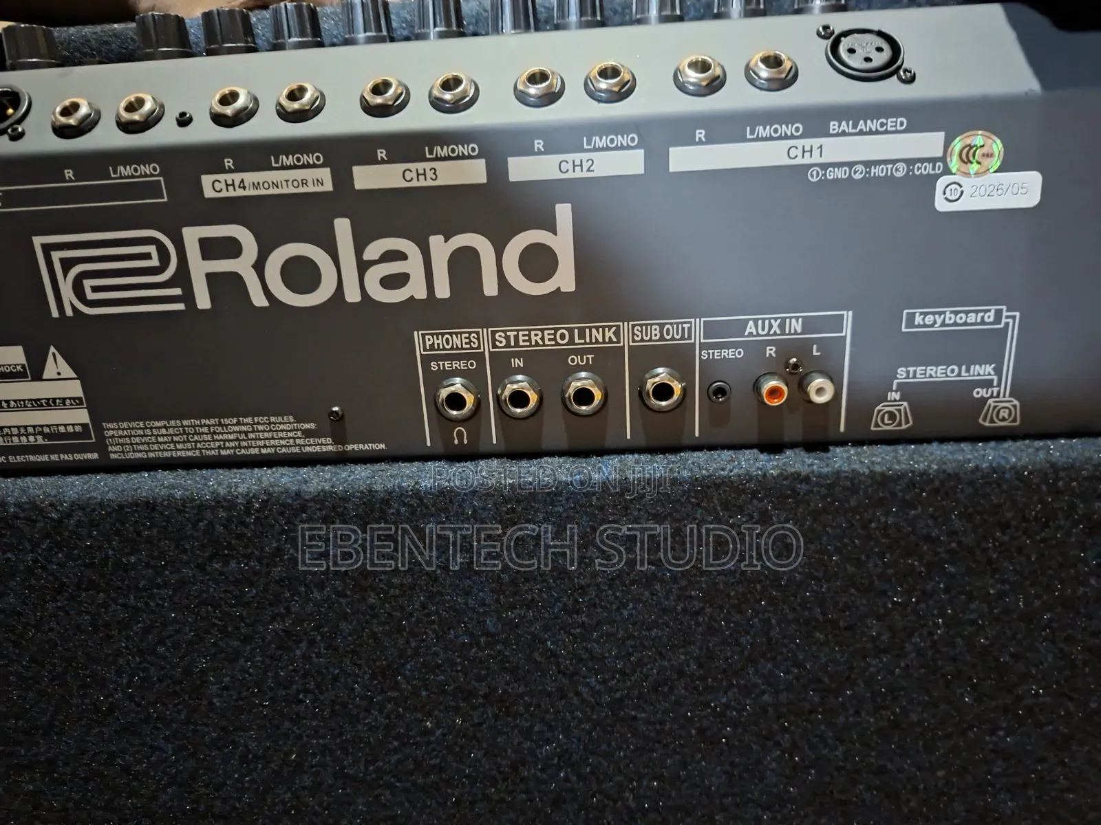 Roland KC-600 Keyboard Combo for Rent
