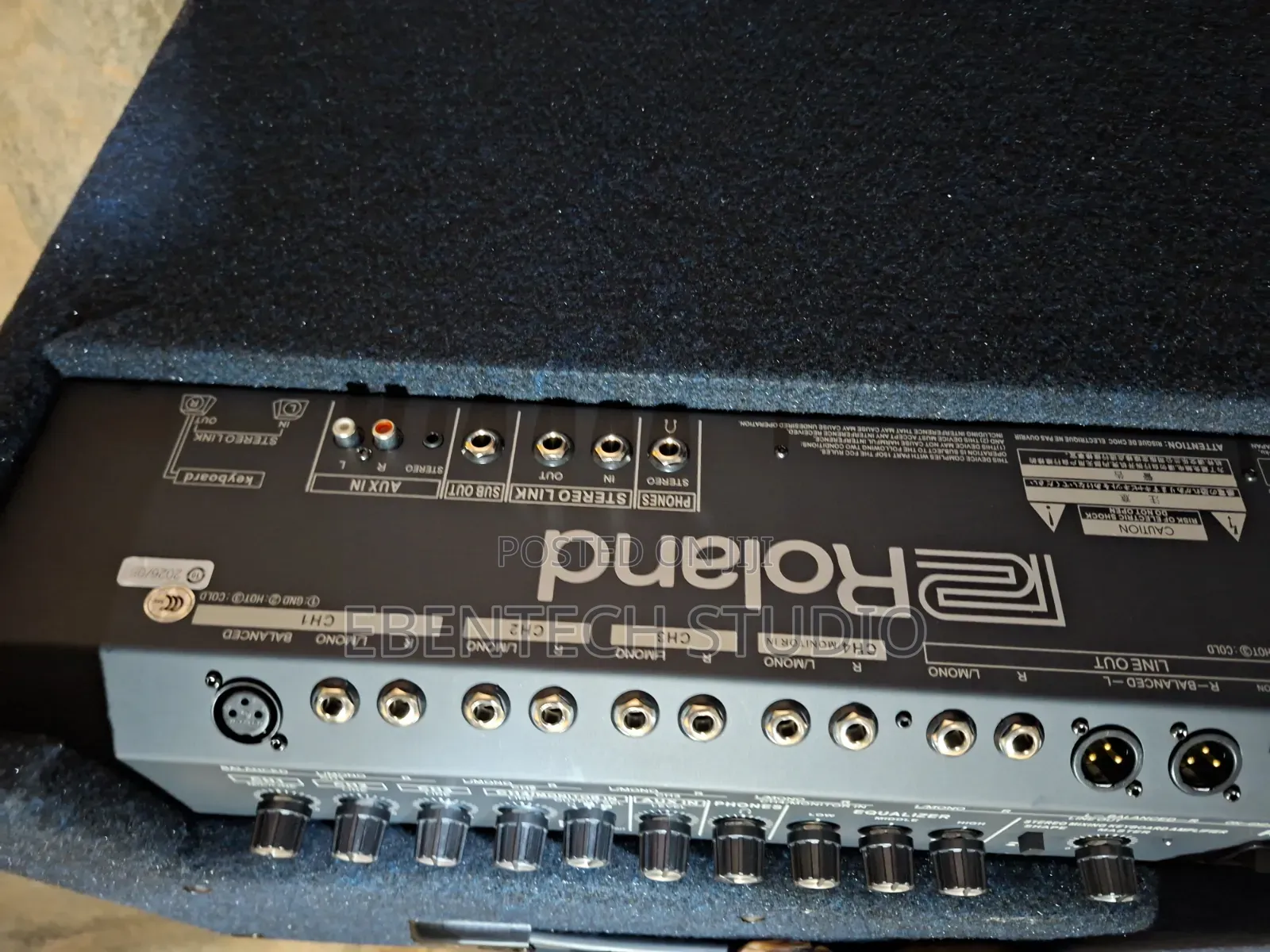 Roland KC-600 Keyboard Combo for Rent