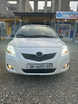 Toyota Yaris 2013 White