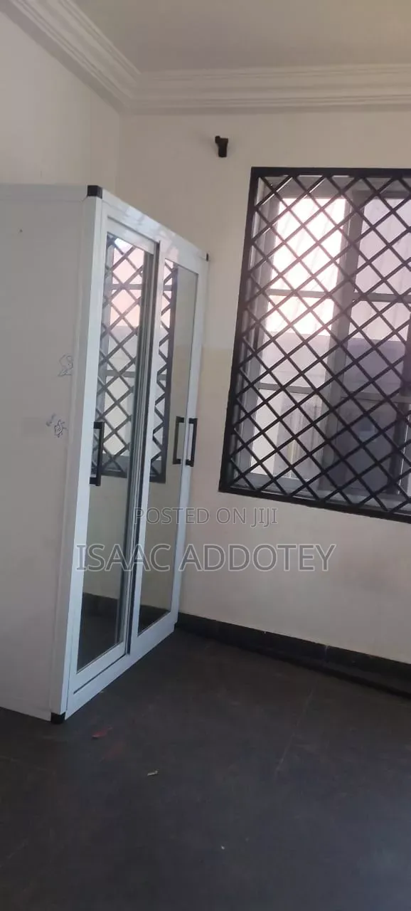 3bdrm Apartment in Lashibi Transforma, Baatsona Total for rent