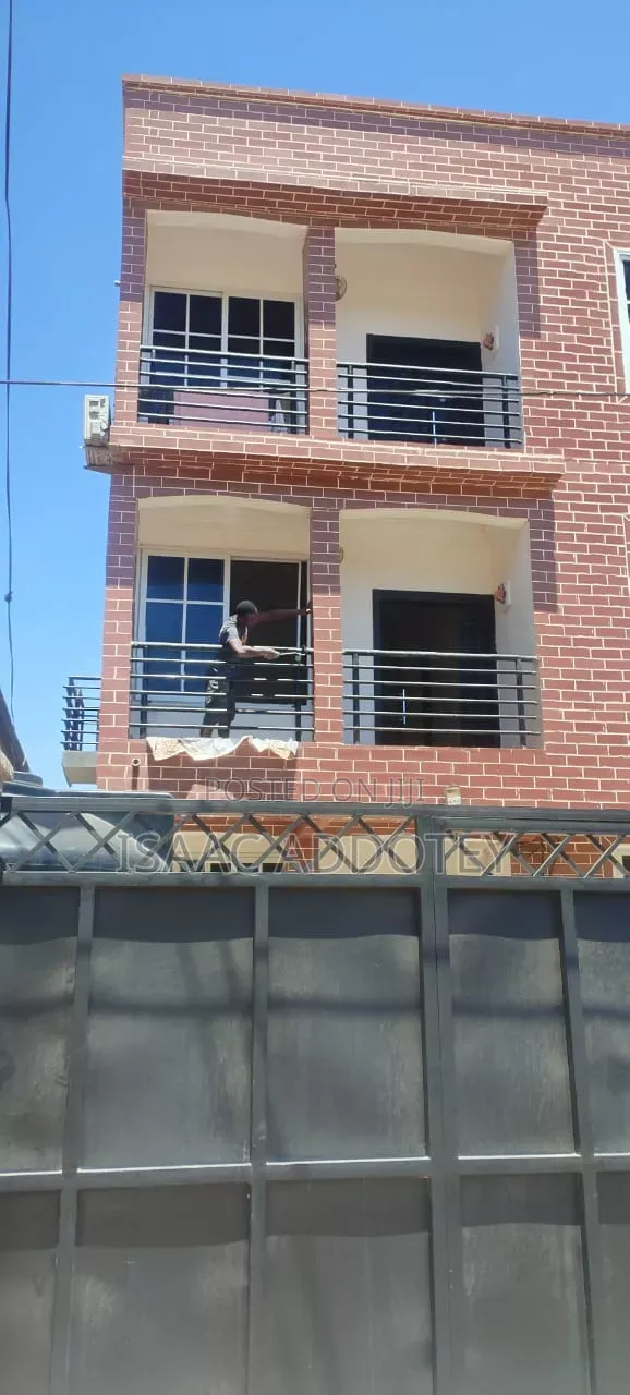 3bdrm Apartment in Lashibi Transforma, Baatsona Total for rent