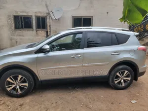 Toyota RAV4 XLE AWD (2.5L 4cyl 6A) 2016 Silver