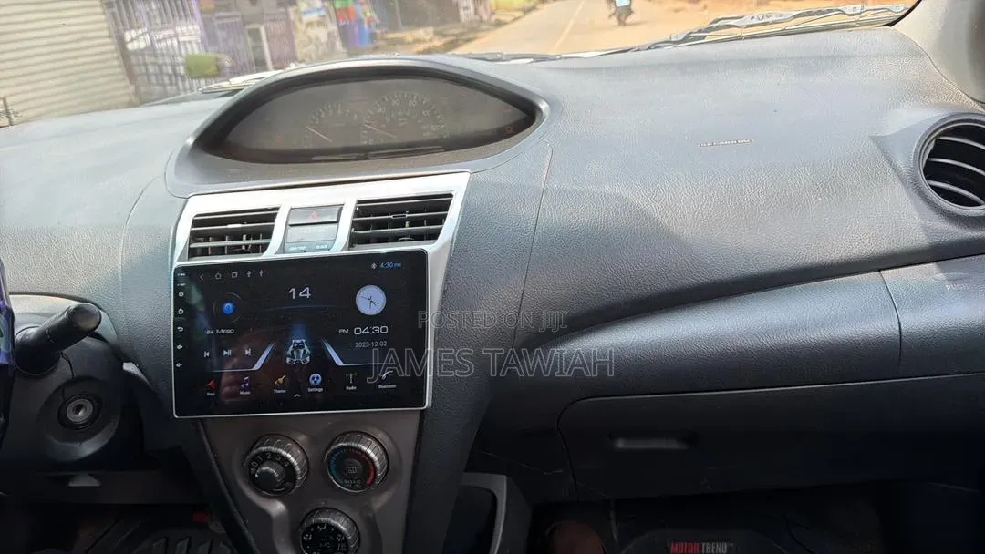 Toyota Yaris 2010 Gray