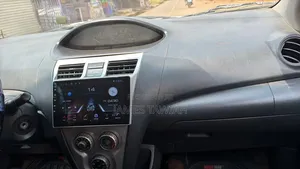 Toyota Yaris 2010 Gray