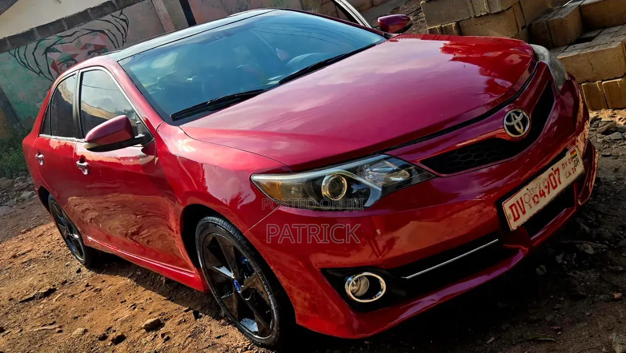 Toyota Camry SE 4dr Sedan (2.5L 4cyl 6A) 2014 Red