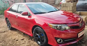 Toyota Camry SE 4dr Sedan (2.5L 4cyl 6A) 2014 Red