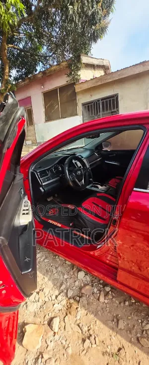 Toyota Camry SE 4dr Sedan (2.5L 4cyl 6A) 2014 Red
