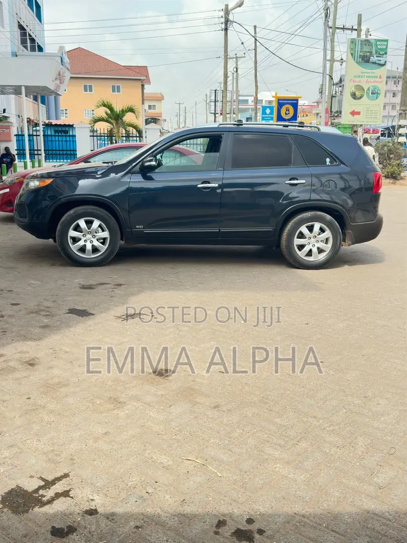 Kia Sorento 2011 Black