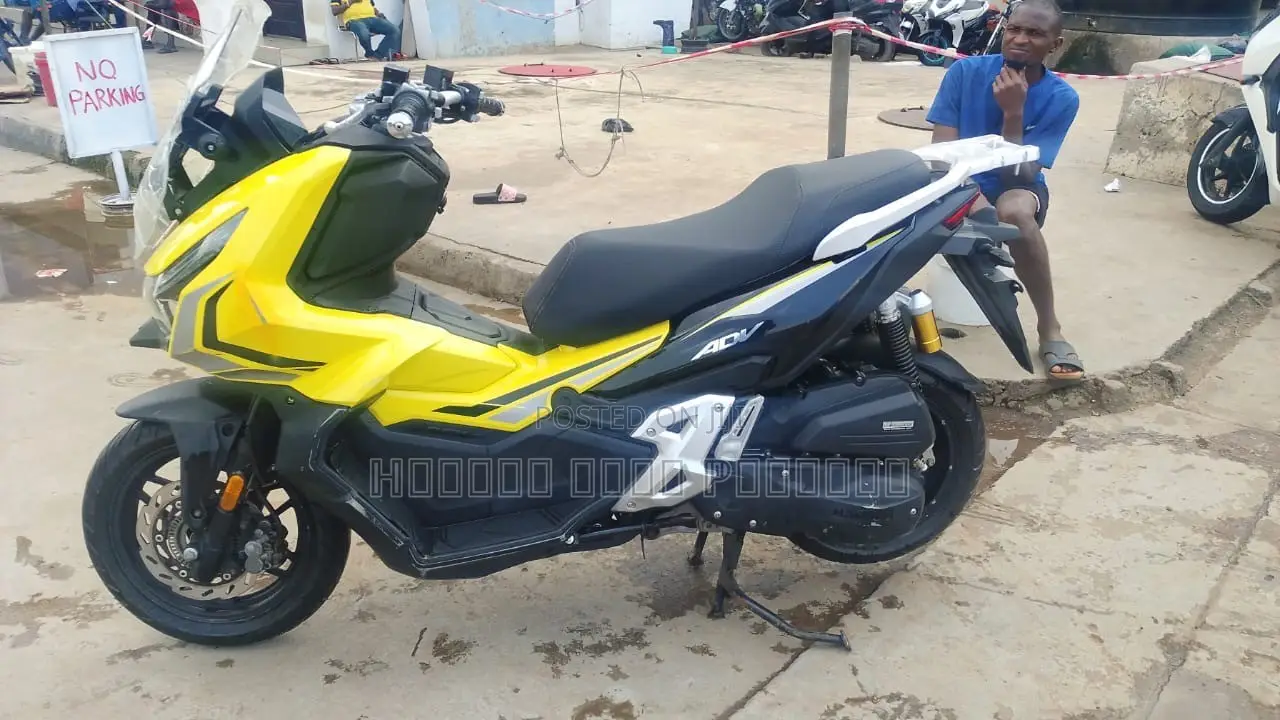 Honda 2025 Yellow