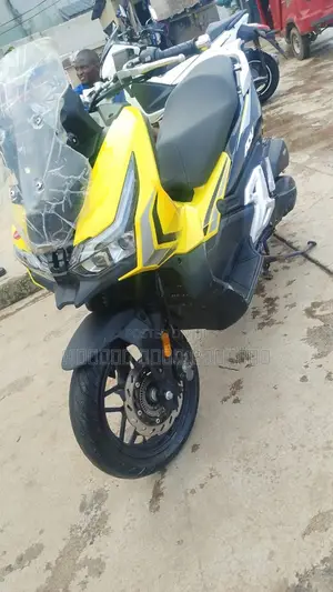 Honda 2025 Yellow