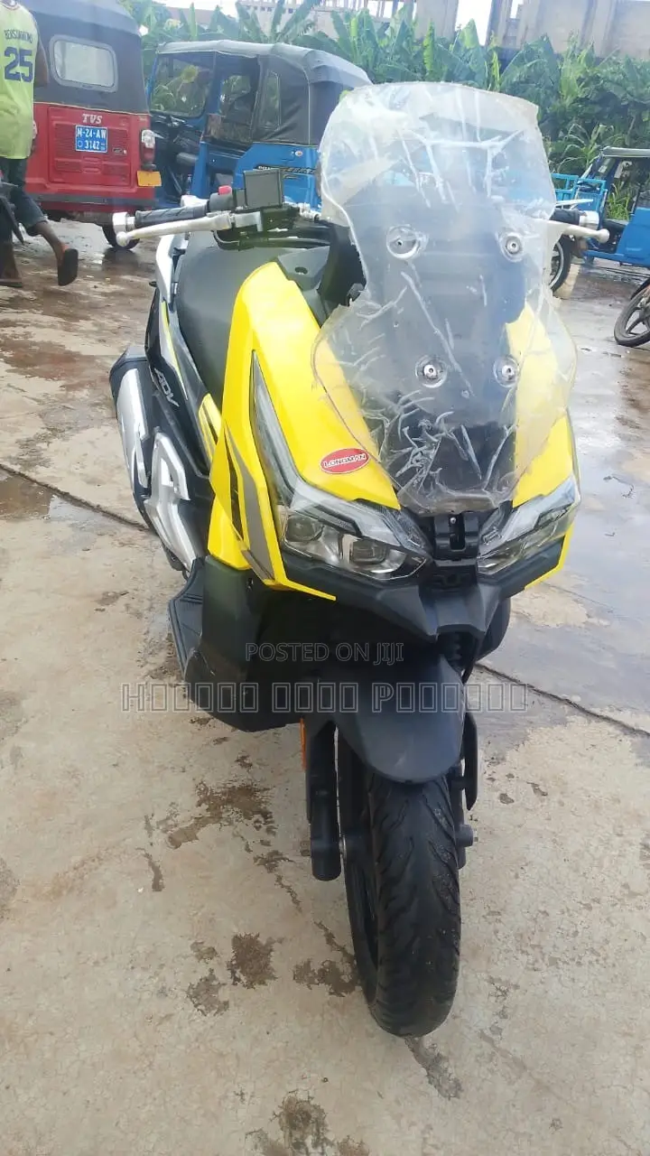 Honda 2025 Yellow