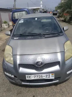 Toyota Vitz 1.0 FWD 5dr 2010 Silver