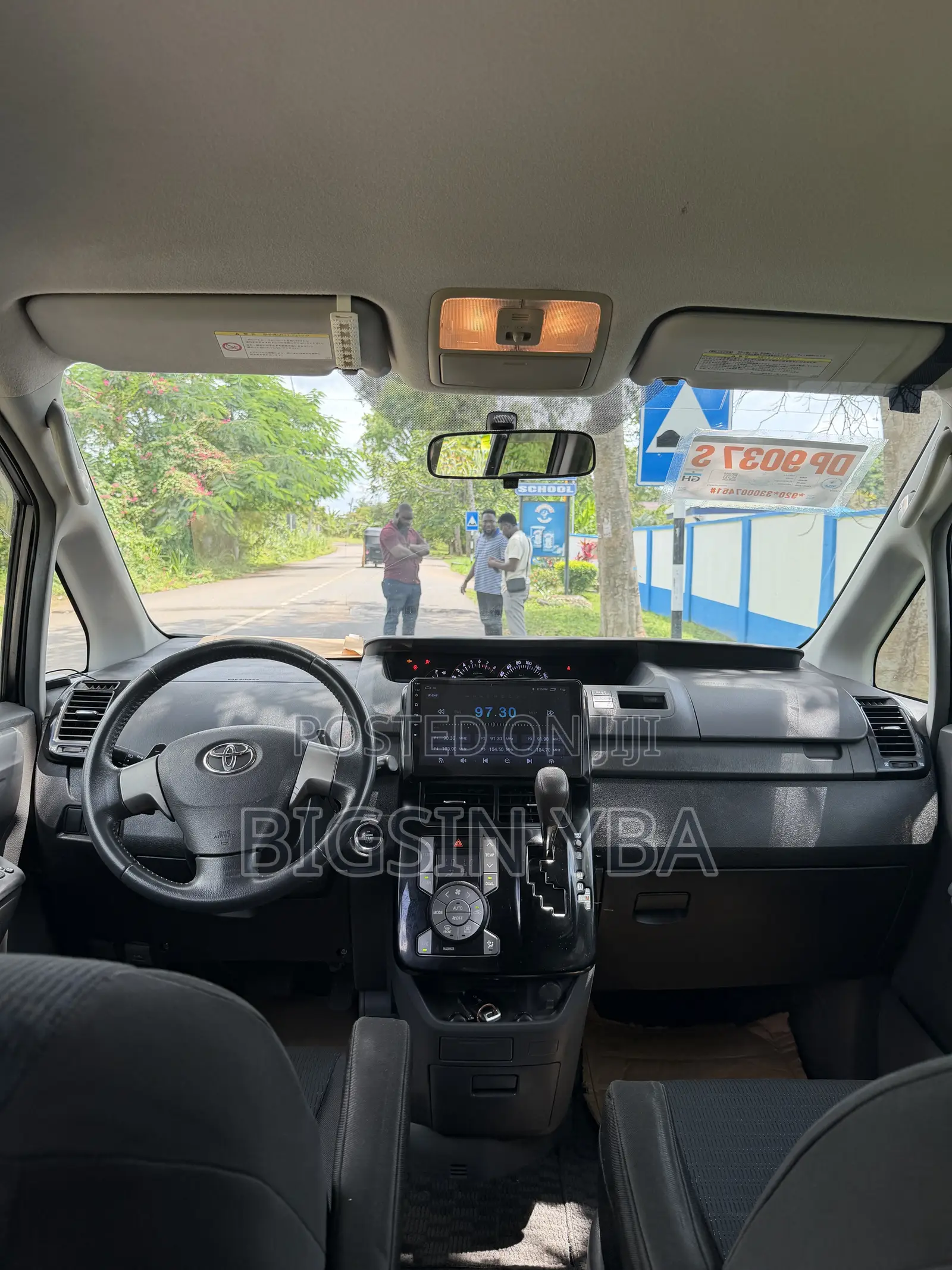 Toyota Voxy X 4WD 8-Seater 2013 Black