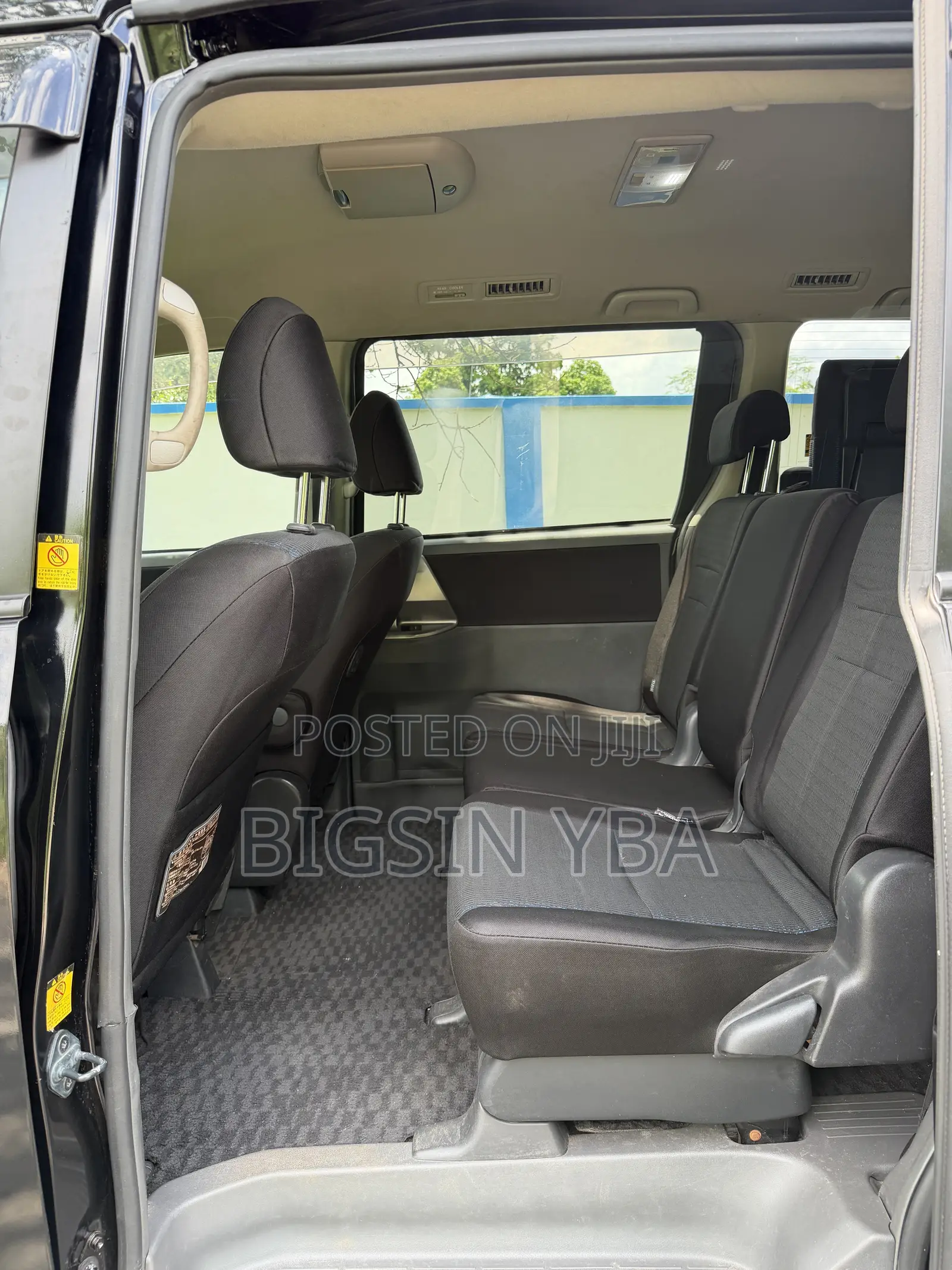 Toyota Voxy X 4WD 8-Seater 2013 Black