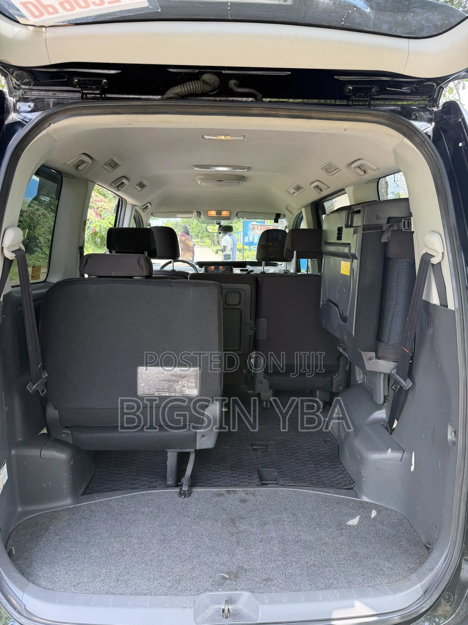 Toyota Voxy X 4WD 8-Seater 2013 Black