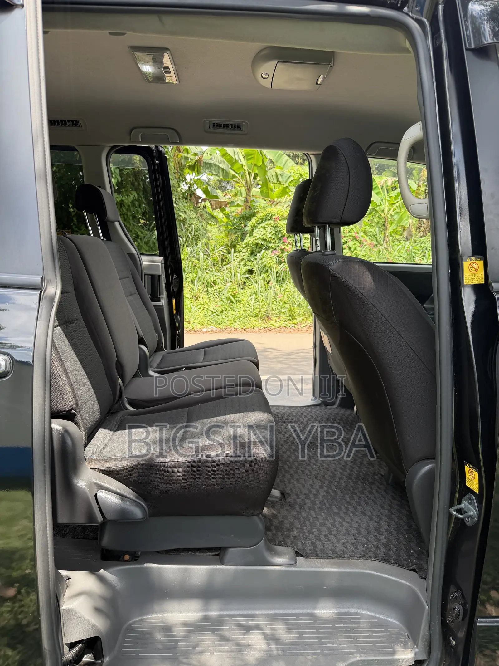 Toyota Voxy X 4WD 8-Seater 2013 Black