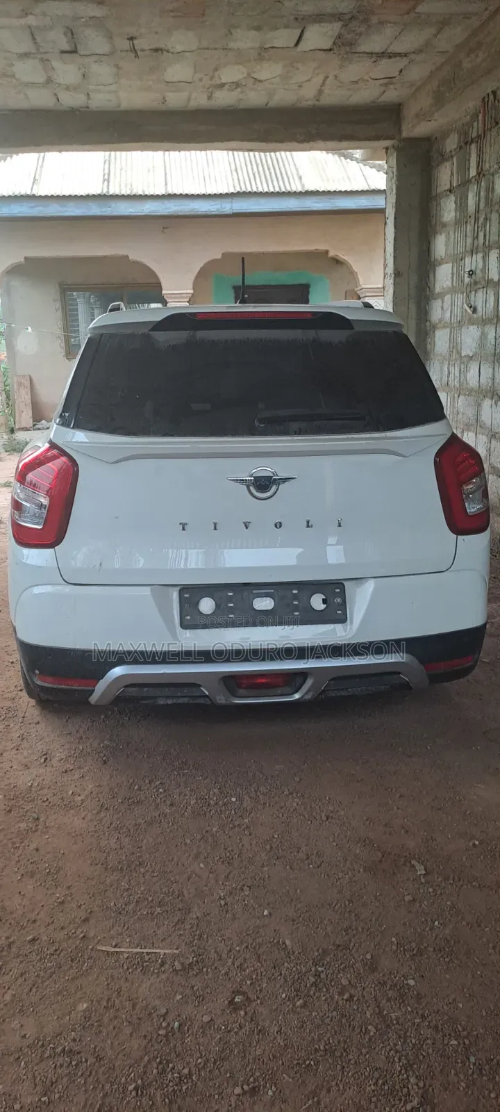Car ( TIVOLI)