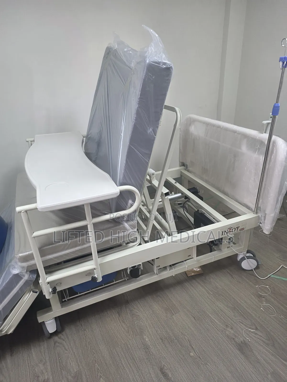 Electric Nursing Hospital Bed With Toilet & Turning