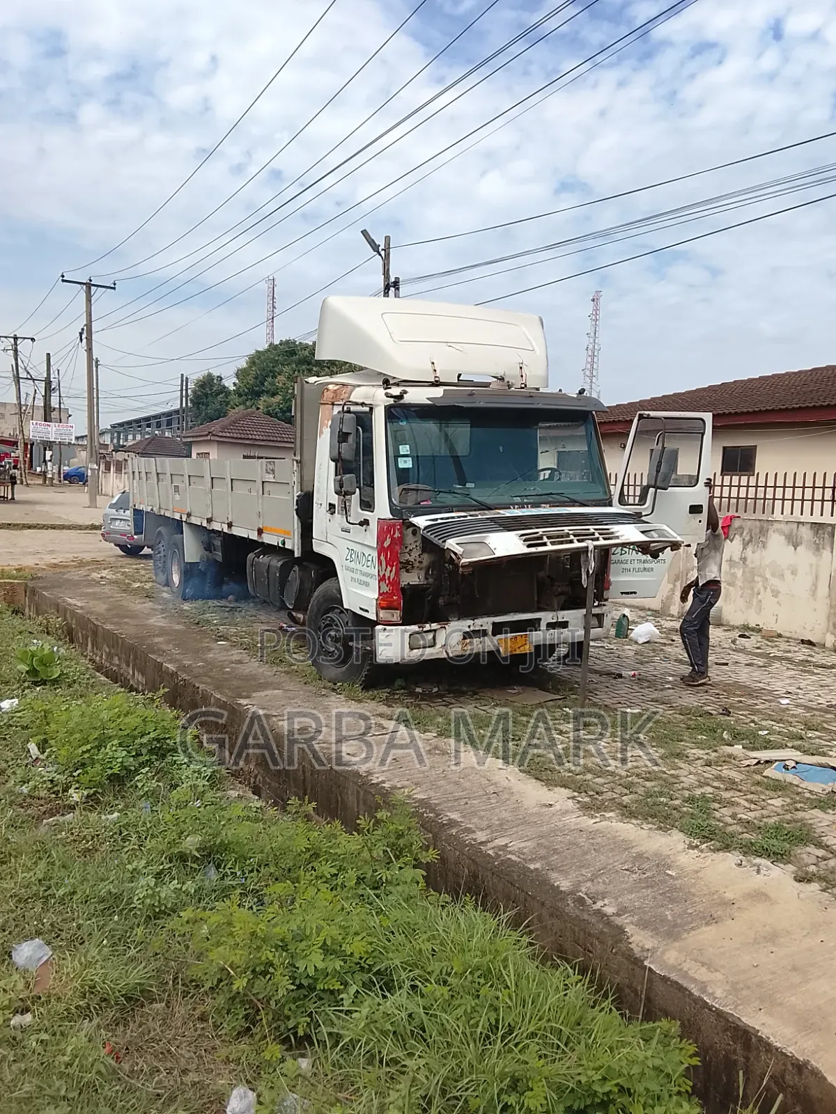 Volvo Truck 1990 White