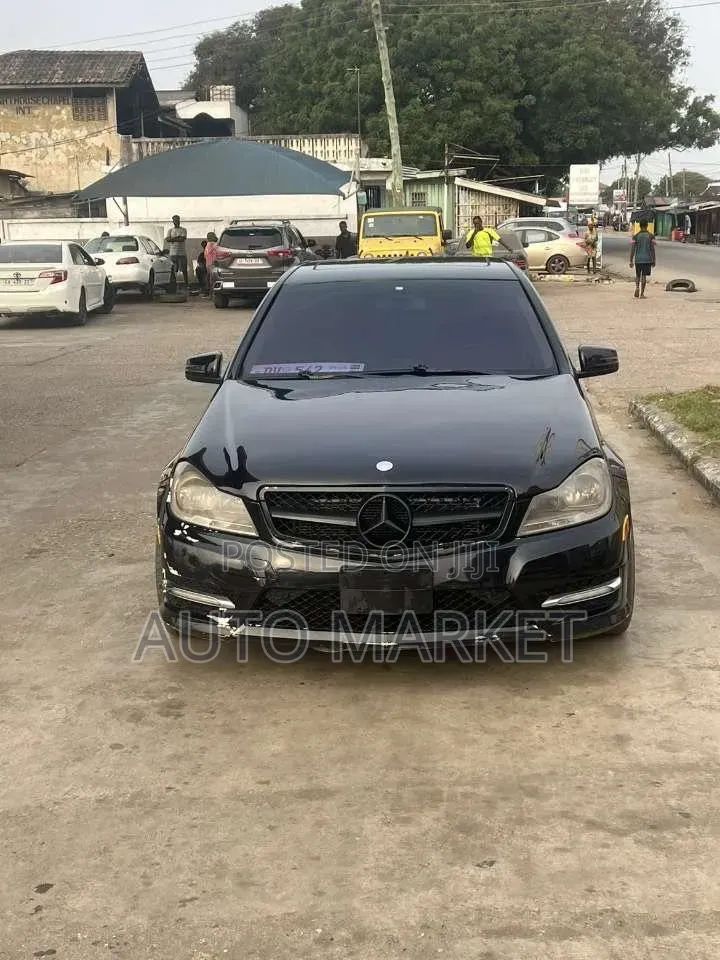 Mercedes-Benz C250 2013 Black