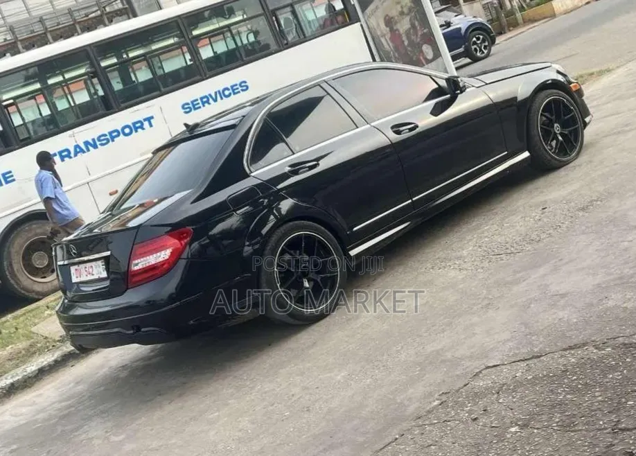 Mercedes-Benz C250 2013 Black