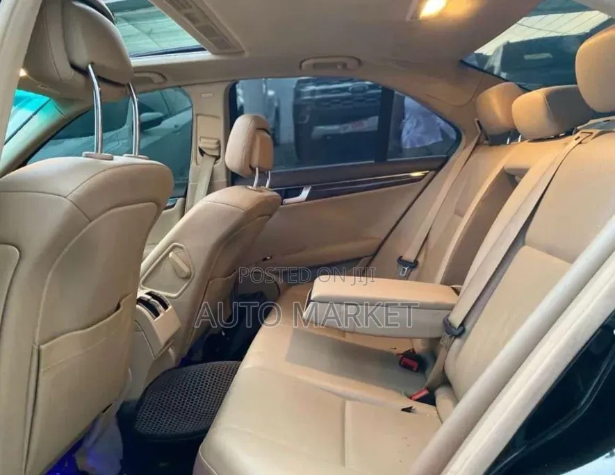 Mercedes-Benz C250 2013 Black