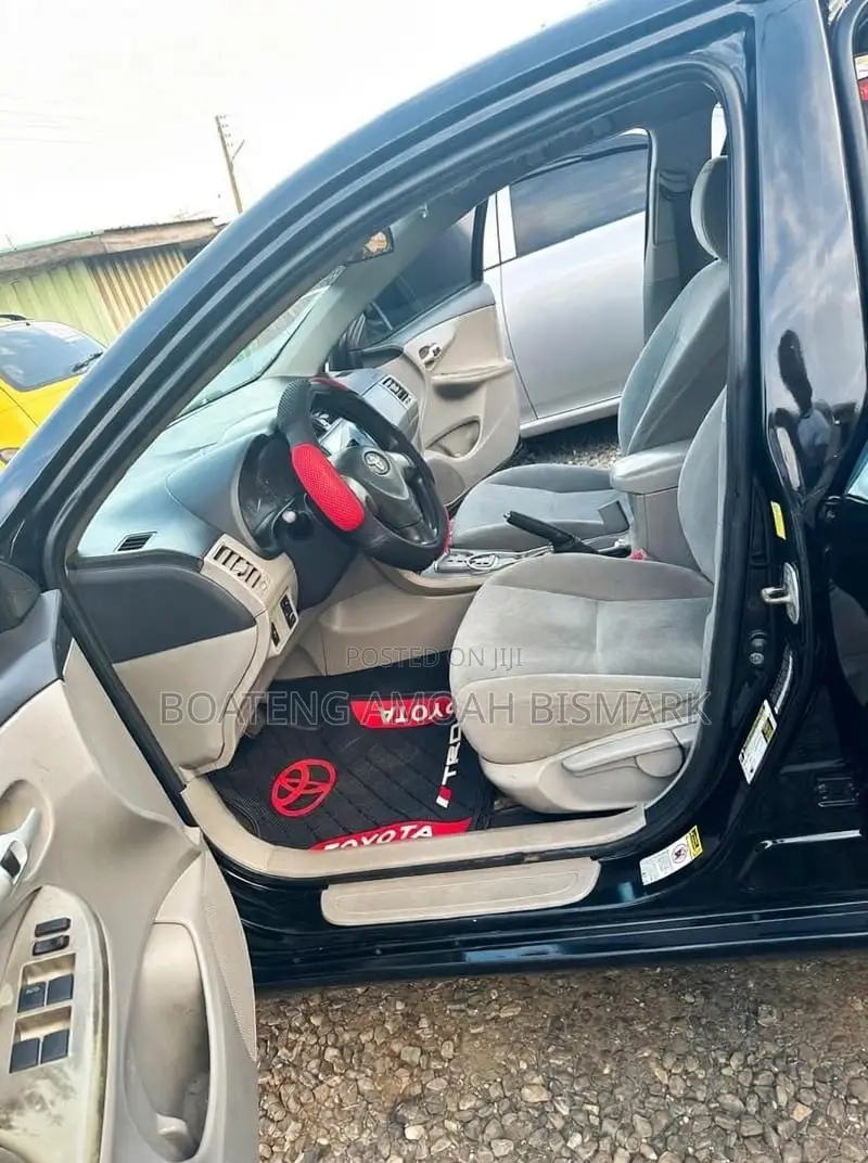Toyota Corolla 2012 Black
