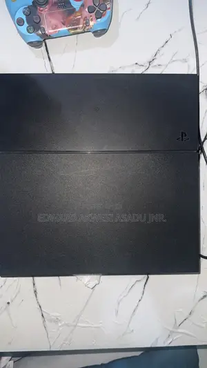 PS4 Standard With 13 JailBroken Games