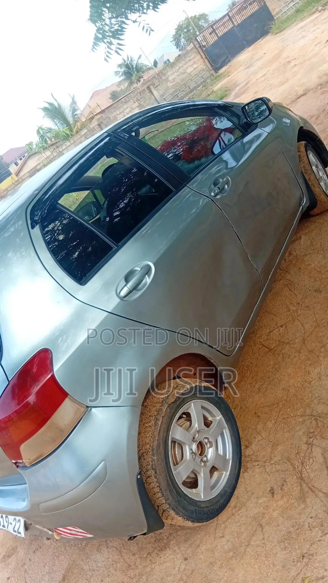 Toyota Vitz 1.3 AWD 5dr 2010 Gray