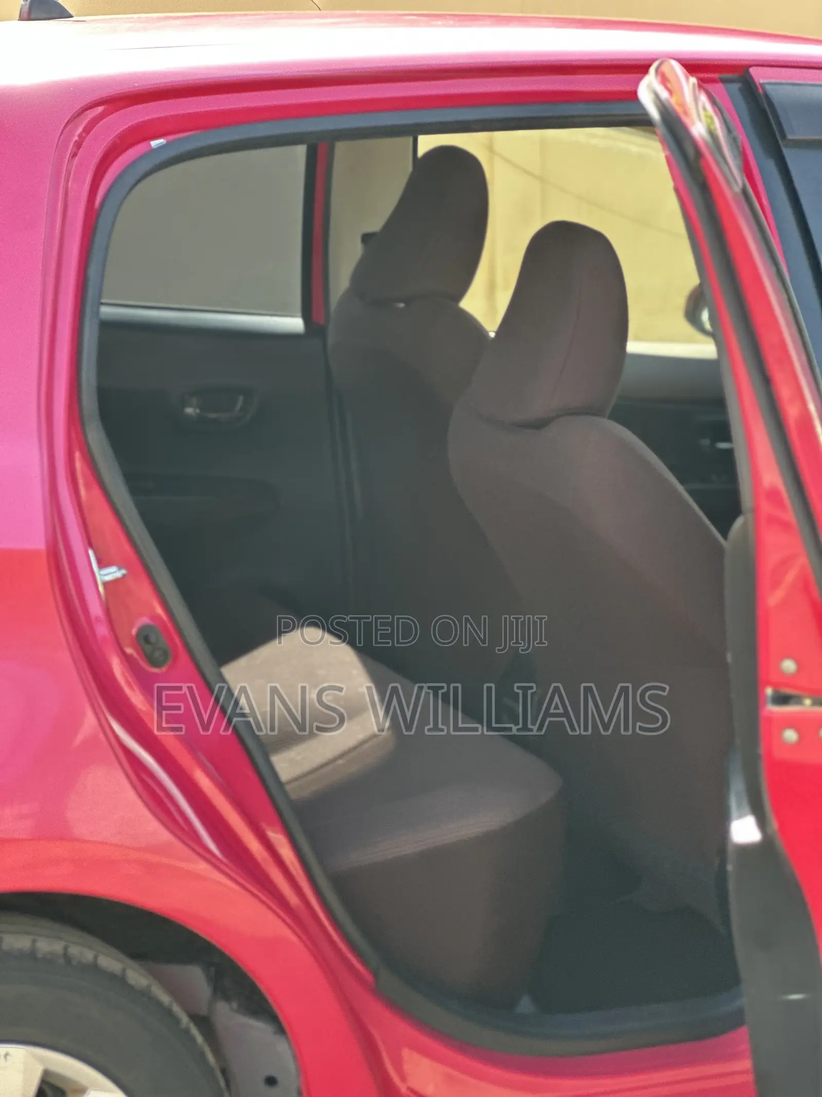 Toyota Vitz 1.3 FWD 5dr 2013 Pink