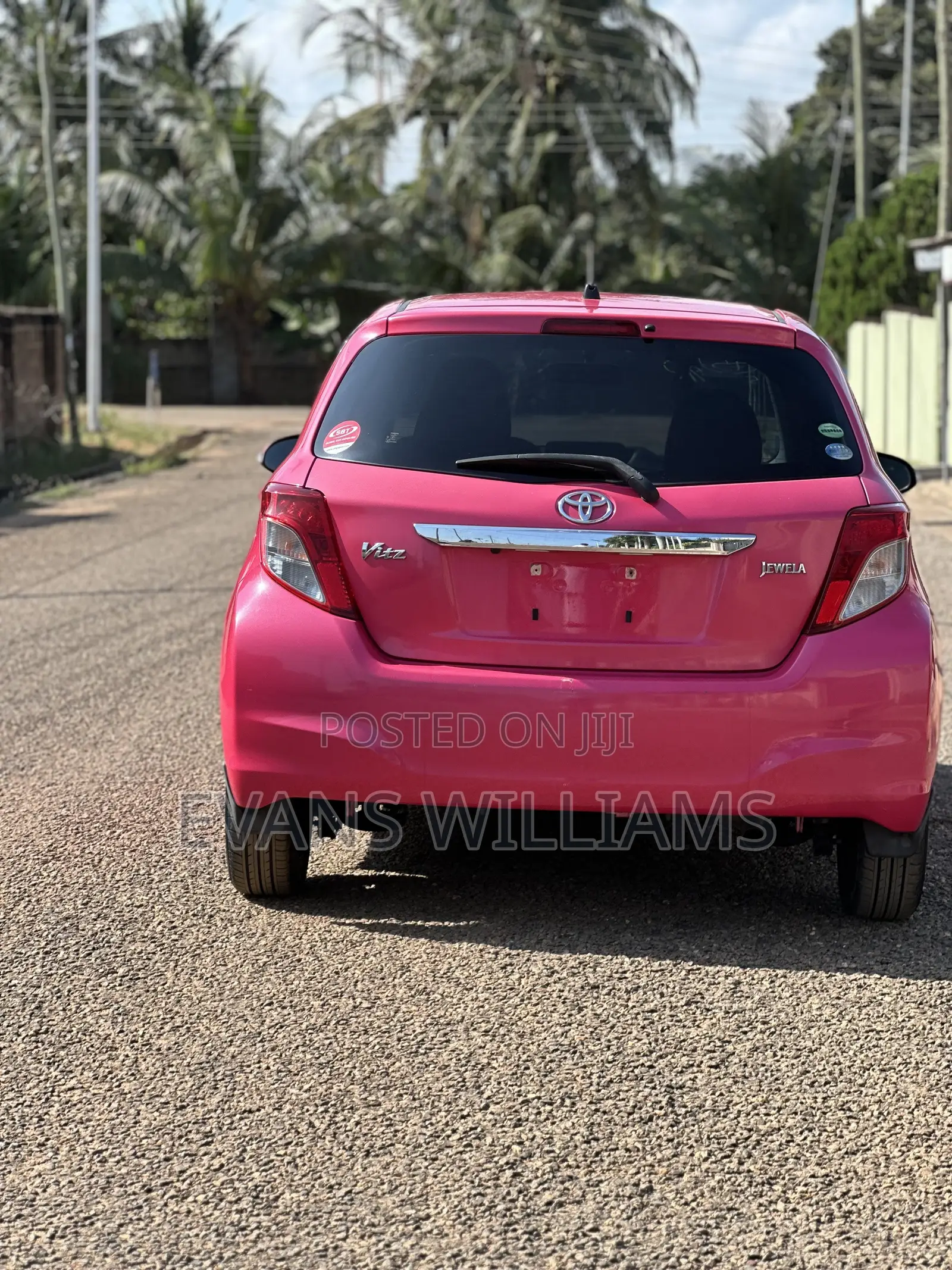 Toyota Vitz 1.3 FWD 5dr 2013 Pink