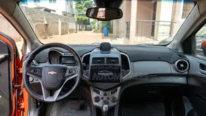 Chevrolet Sonic 2013 Orange