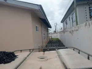 5bdrm House in Tema Community 3 for sale