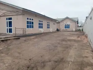 5bdrm House in Tema Community 3 for sale
