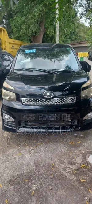 Toyota Voxy 2012 Black