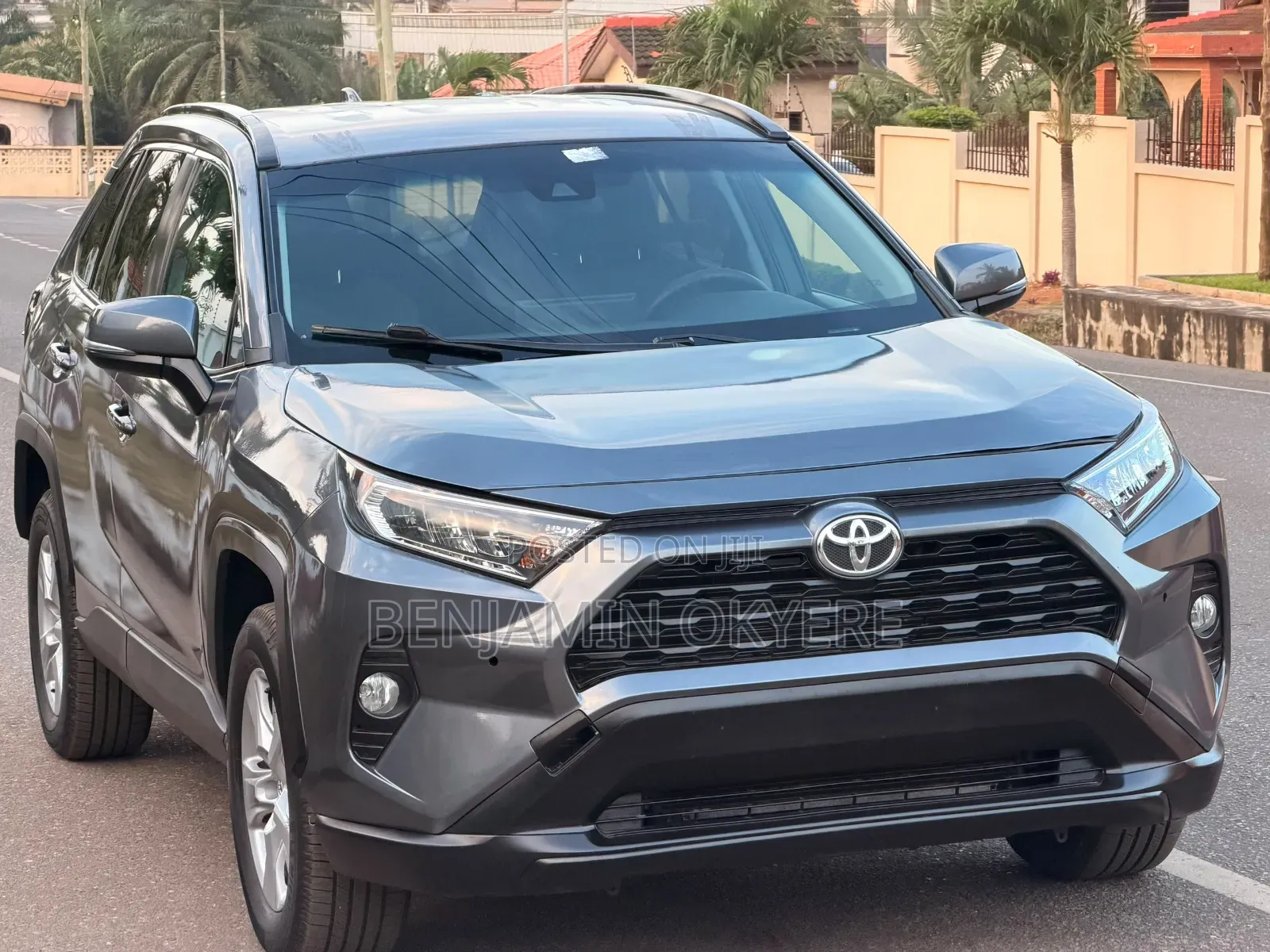 Toyota RAV4 2021 Gray