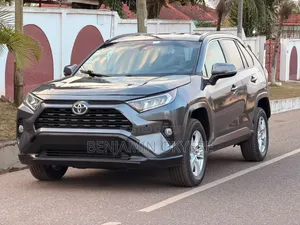 Toyota RAV4 2021 Gray