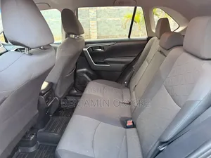 Toyota RAV4 2021 Gray