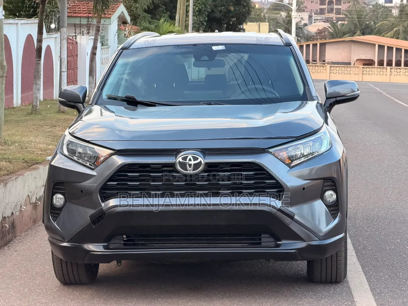 Toyota RAV4 2021 Gray