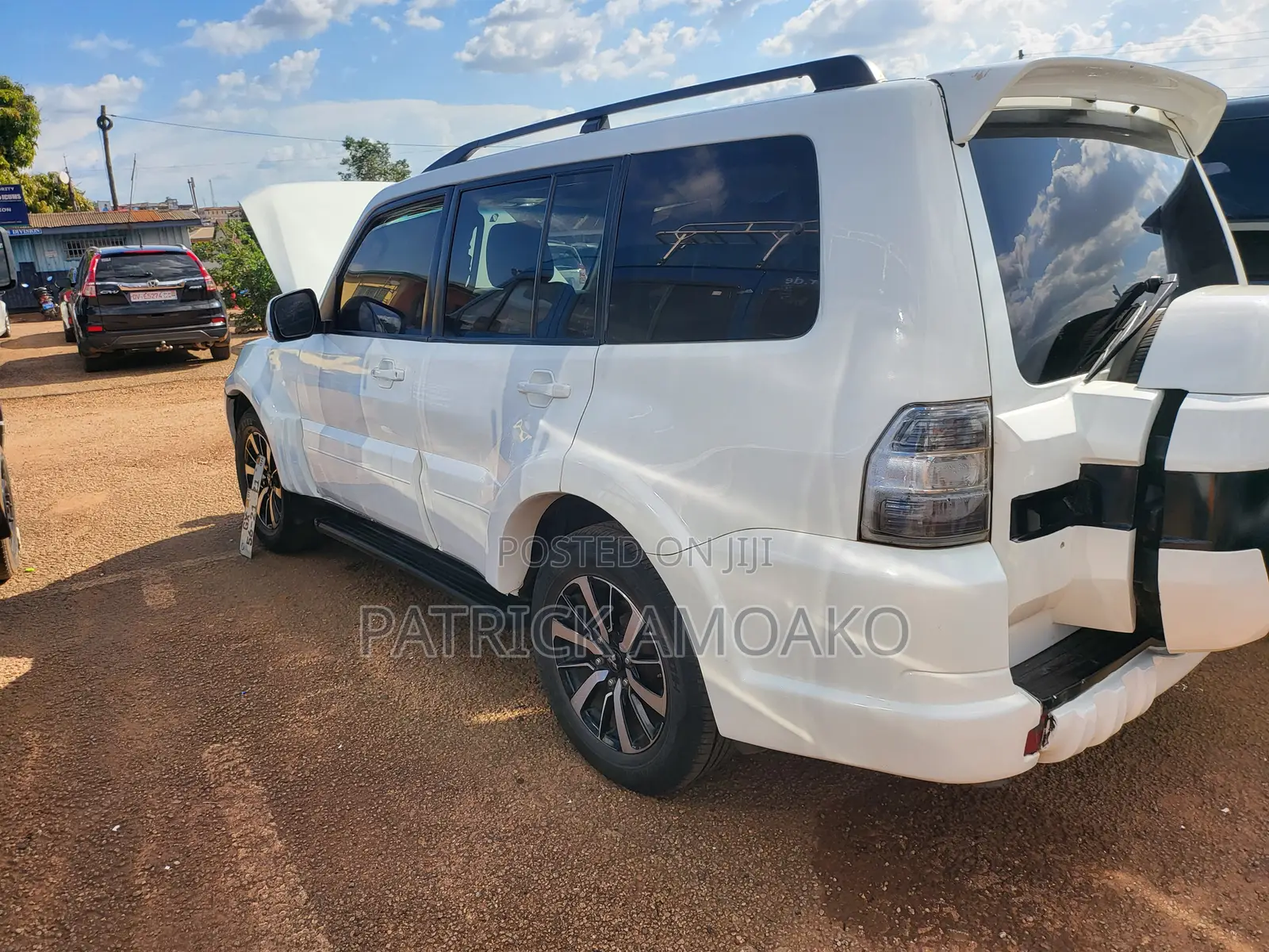 Mitsubishi Pajero 2010 White