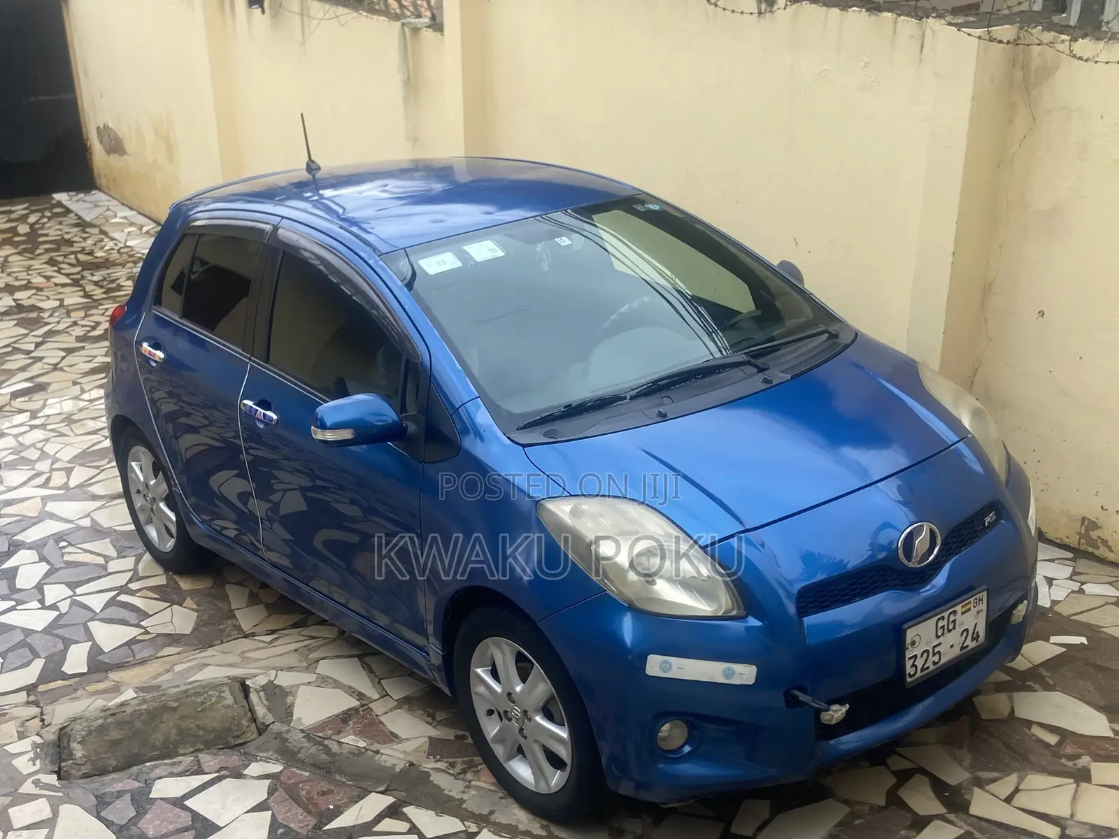 Toyota Vitz 2012 Blue