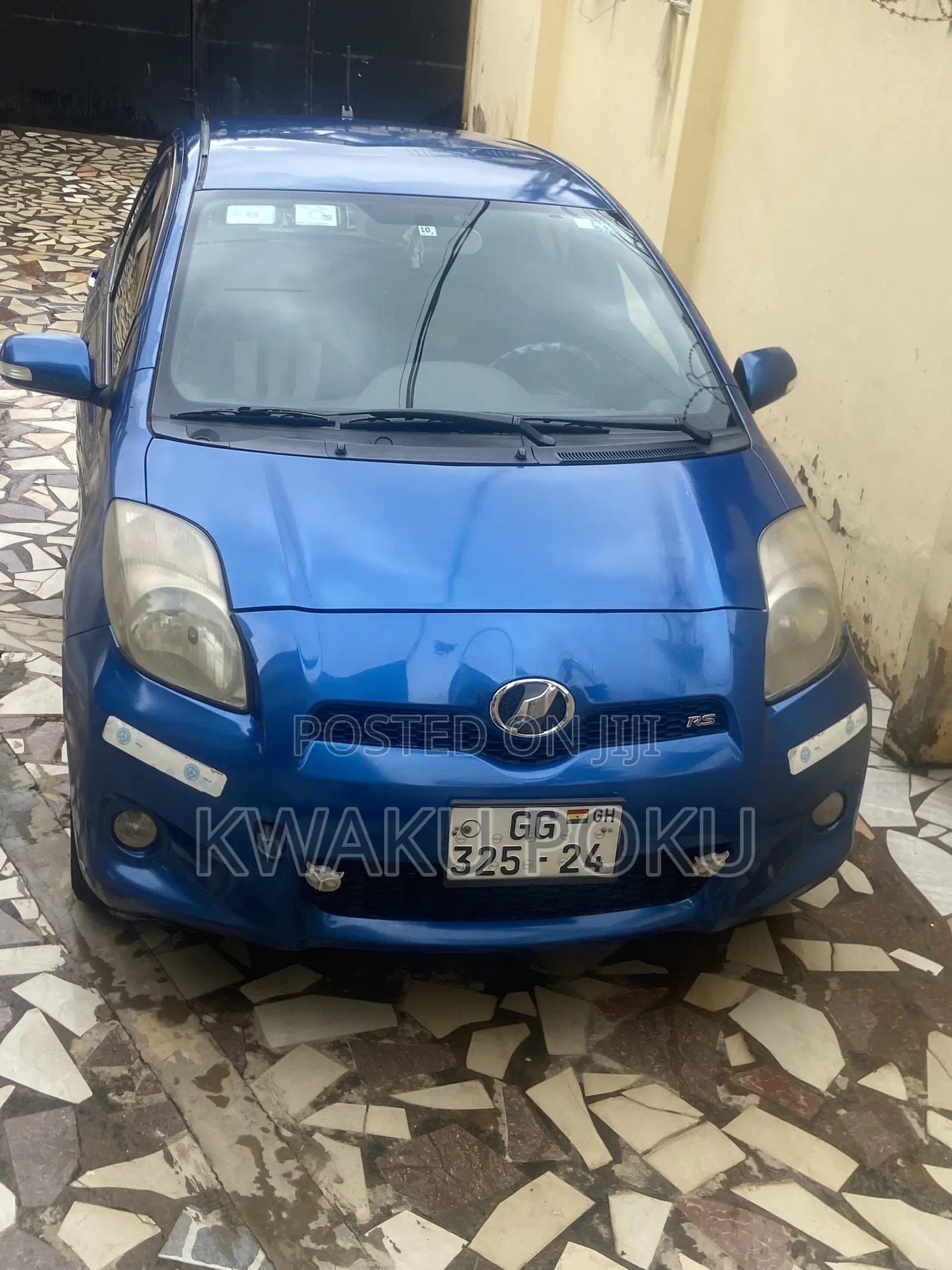 Toyota Vitz 2012 Blue