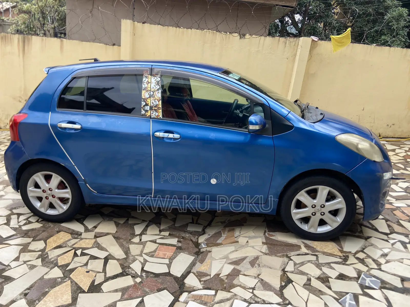 Toyota Vitz 2012 Blue